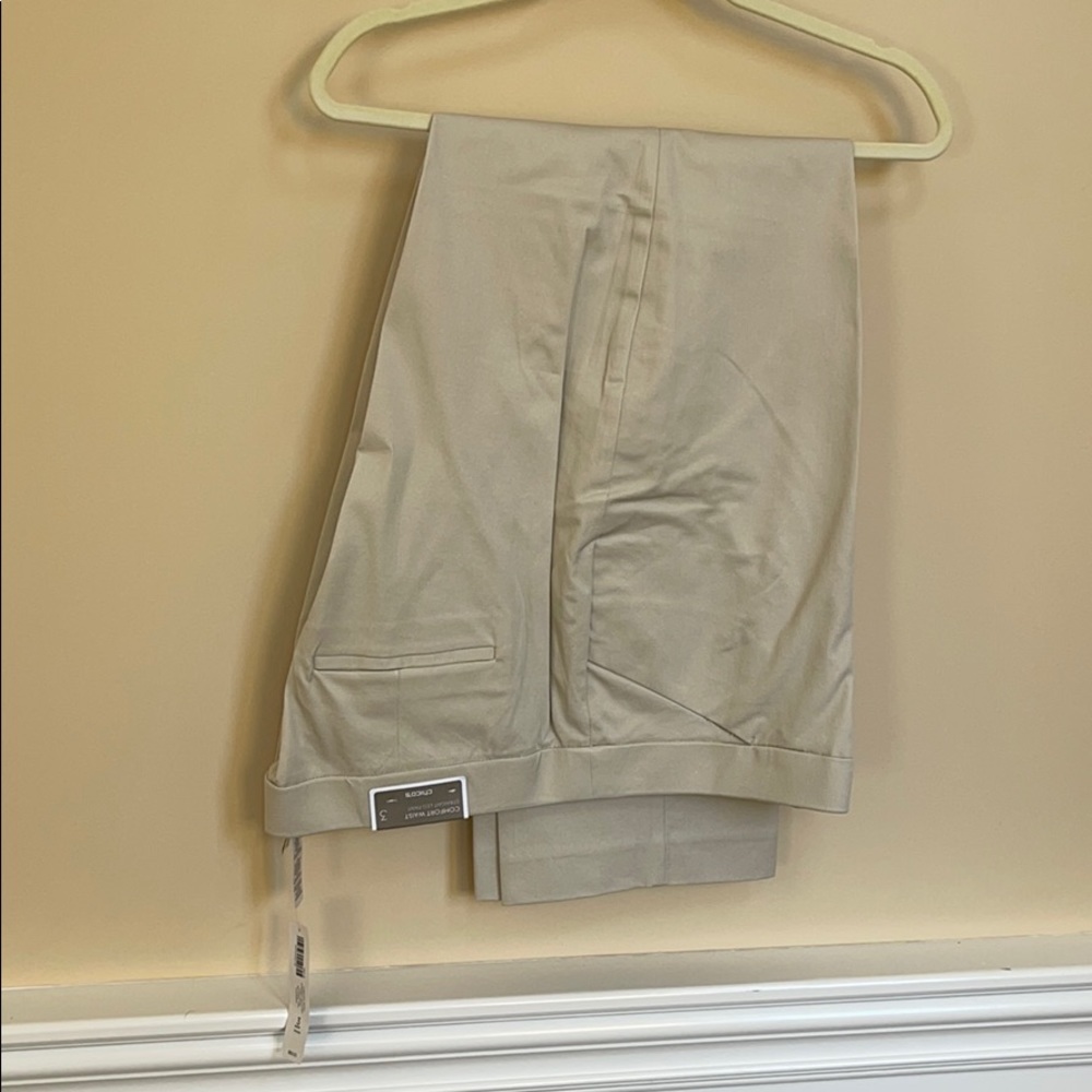 NWT Chicos Comfort Waist Straight Leg Pant